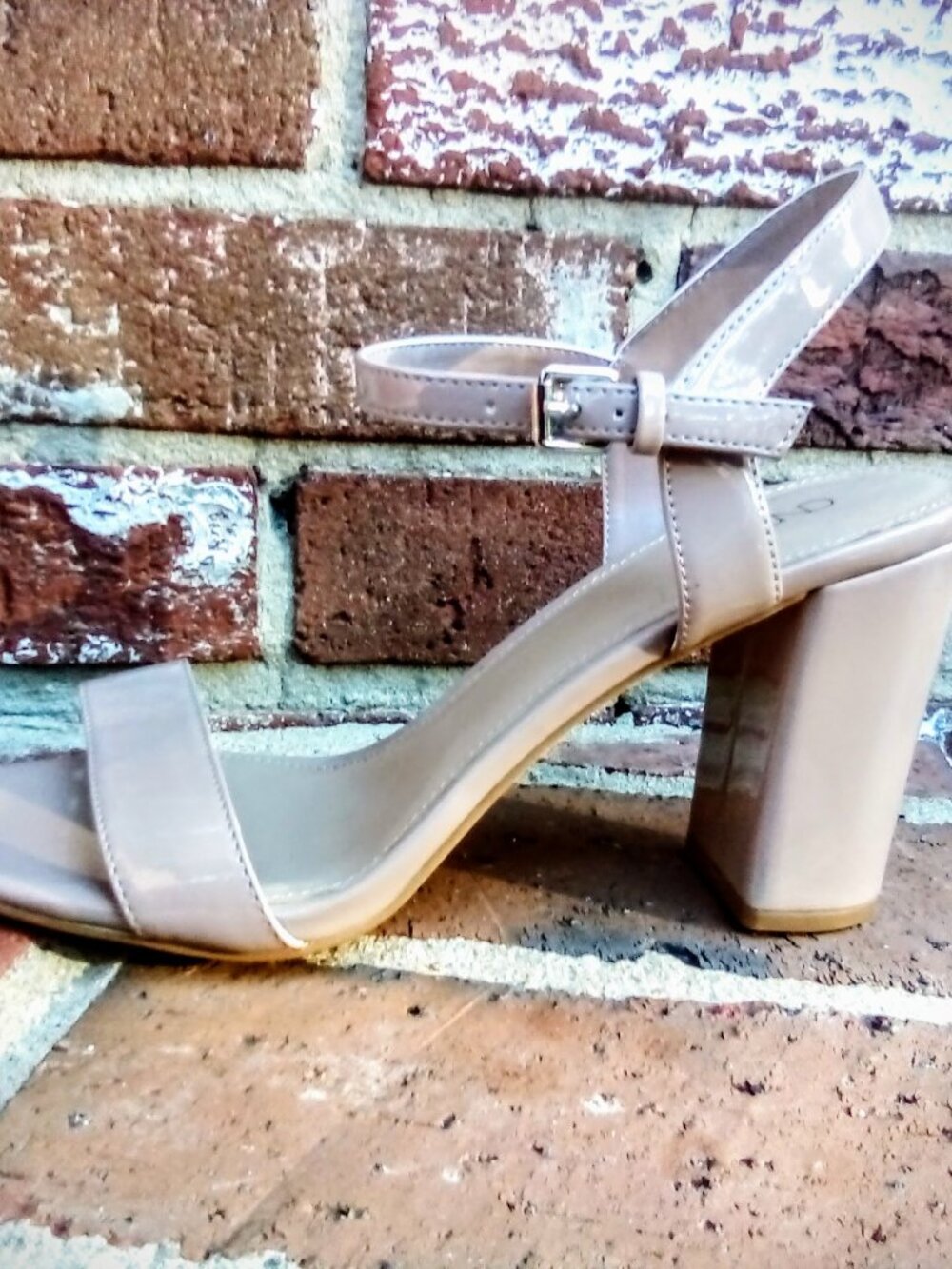 ABOUND Blush/Nude Heeled Sandal. Patent Leather, Gold Buckled Strap, Sz.8, NWOT